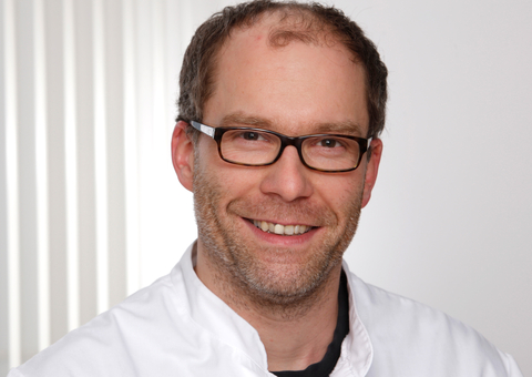 Dr. med. Peter Bach